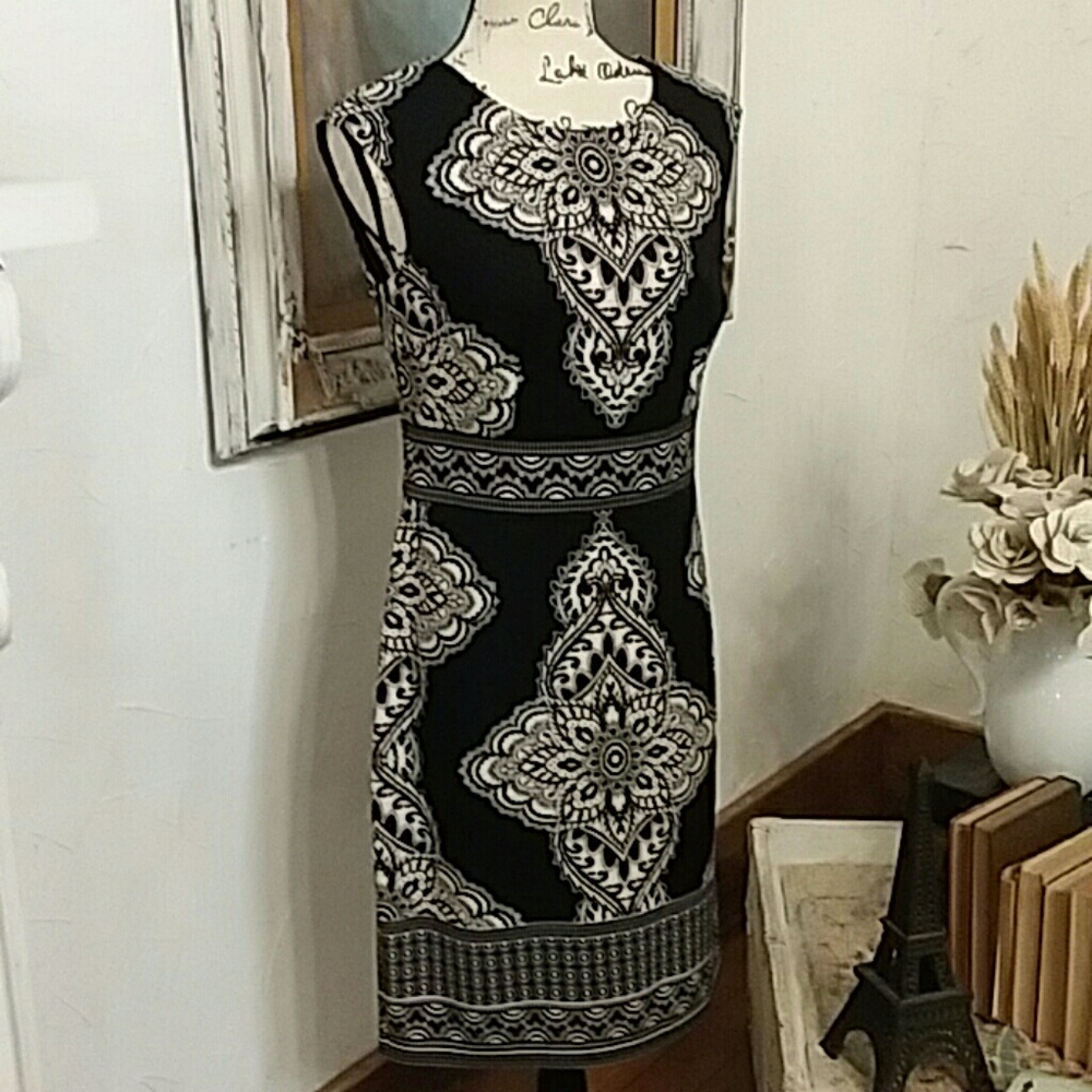 LAST CHANCE! London Times Cotton Sheath B&W Size 8